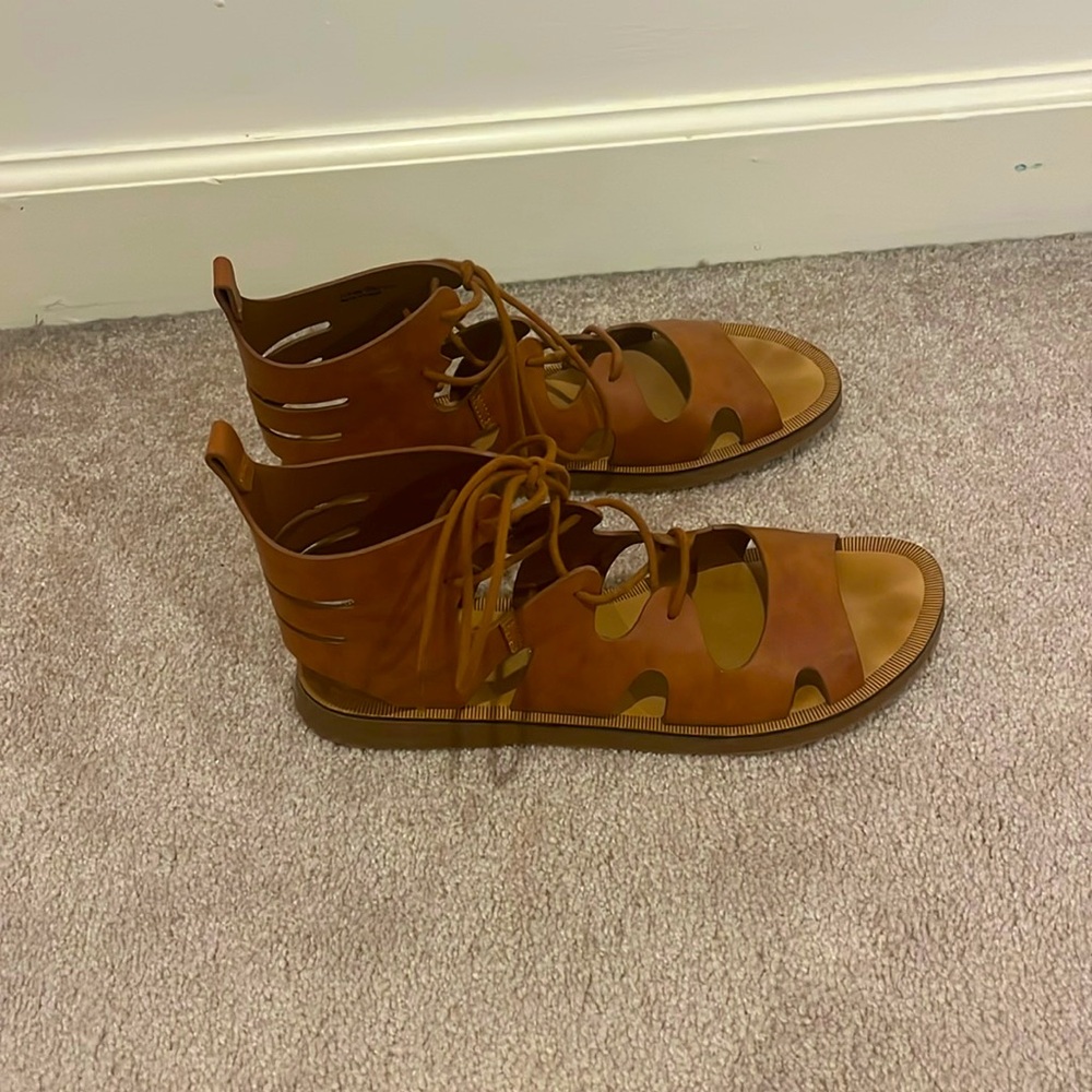 DIRTY LAUNDRY sandals. Size 10. Barely worn